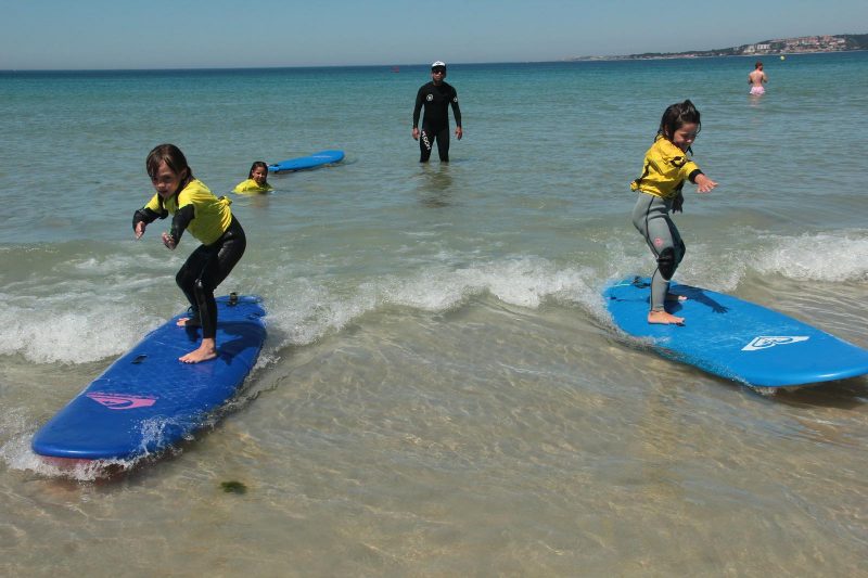 Clases de surf para niños en la Playa de A Lanzada